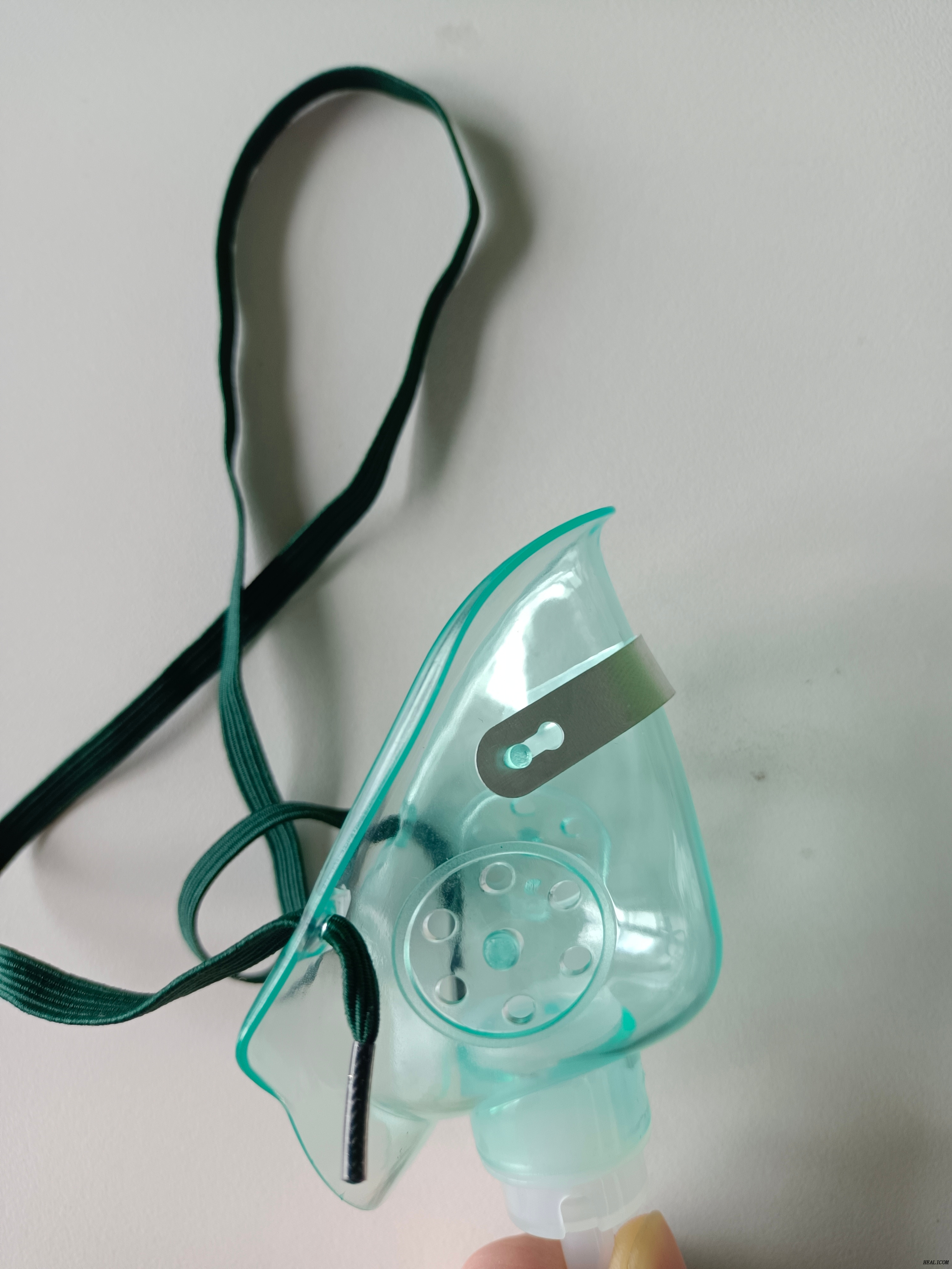 Dispositif de masque à oxygène jetable avec canule nasale à oxygène